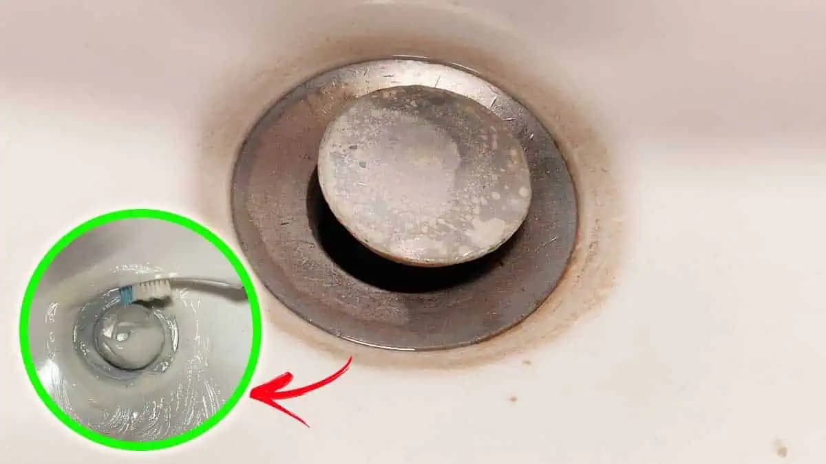 Konečne finta, ako NATRVALO odstrániť žlté škvrny a vodný kameň z umývadla: Vyčistí perfektne a úplne jednoducho!