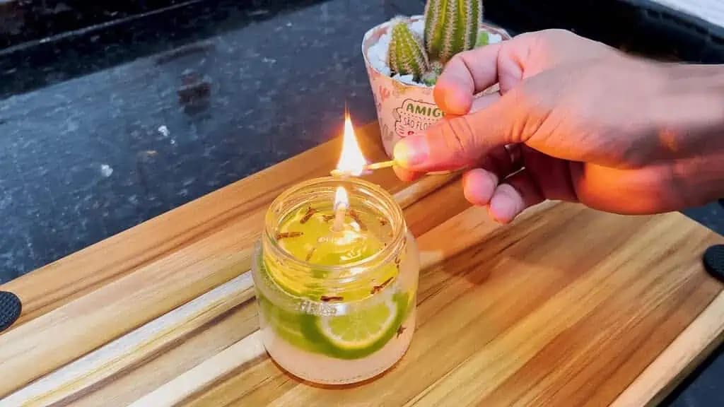 SVIEČKA, ktorá nikdy nezhasne: Šetrí drahé peniaze a tá VÔŇA v izbe sa nedá ani opísať!