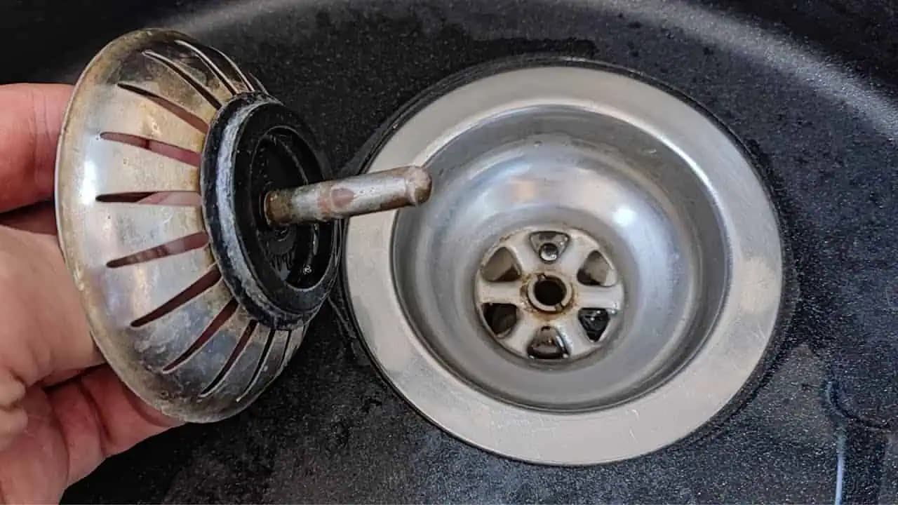 Odkedy poznám tento trik, odtok nikdy nezapácha a perfektne odteká: EXTRÉMNE účinná metóda!!