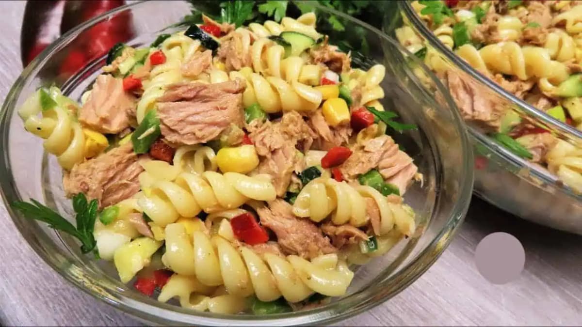 Najlepší recept na RÝCHLY tuniakový šalát: Chutí fantasticky a je hotový za 10 minút!