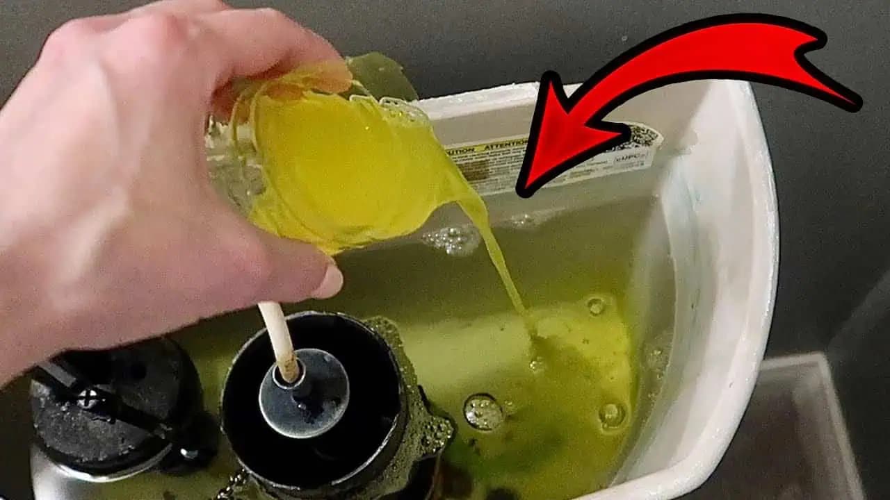 Zabudnite, ako vyzerala predtým: Toto dá do gruntu komplet celú kúpeľňu, likviduje baktérie a 20-ročné kachličky vyzerajú ako nové!