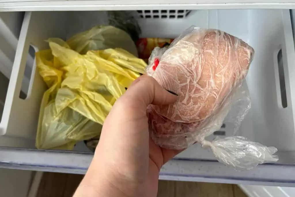 Mrazíte potraviny týmto spôsobom? Hneď s tým prestaňte, rýchlo sa pokazia a stratia chuť!