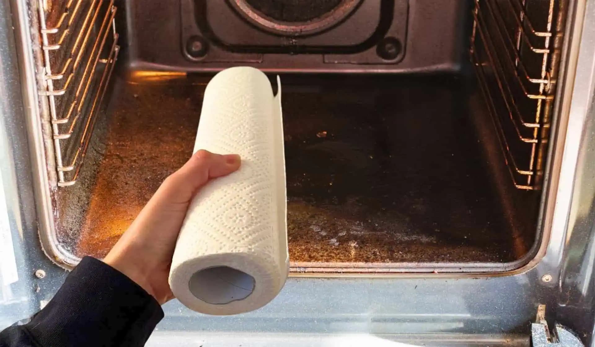 Vezmite papierovú utierku a vložte ju do rúry: Lepší nápad do kuchyne som už dlho nevidel!