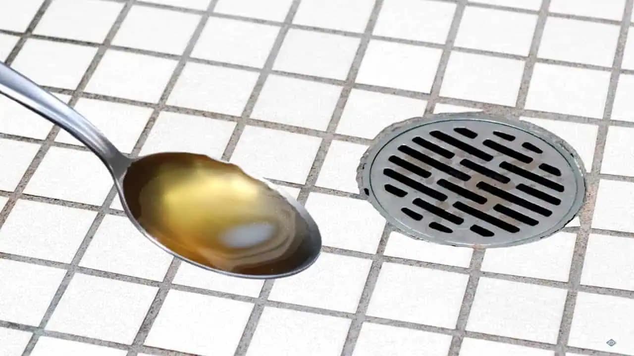 Stačí 1 kvapka a odtok nikdy nie je upchatý ani nezapácha: Pridajte to do sprchy, vane aj do každého umývadla!