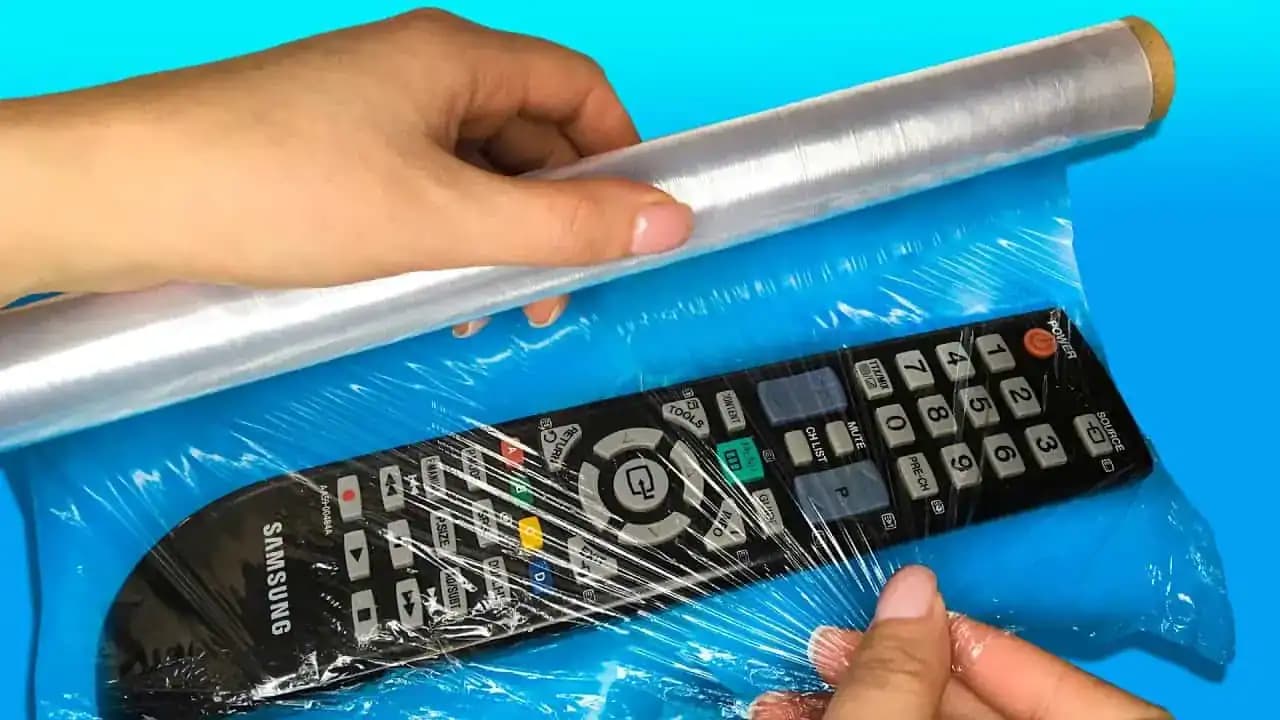 Fóliu nepoužívajte len na balenie potravín: Aj tá najlacnejšia dokáže túto geniálnu vec u vás doma!