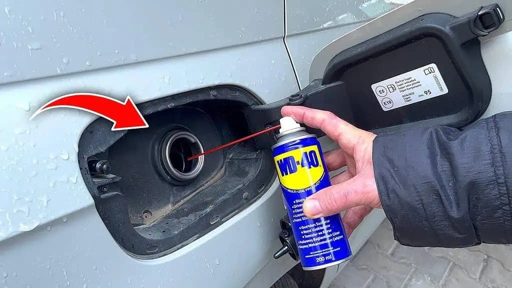 Nastriekajte TÚTO časť auta prípravkom WD-40: Budete ohromení výsledkom!