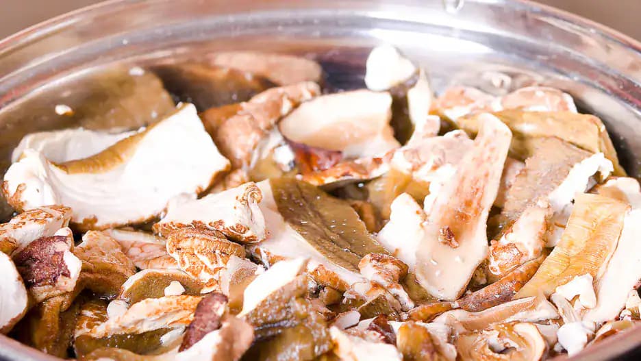 Pridajte to k sušeným hubám: Absorbuje všetku horkosť a huby budú chutiť a voňať ako čerstvé!