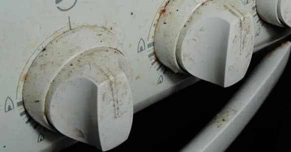 TRIK na odstránenie špiny a mastnoty z gombíkov na sporáku: Aj 20-rokov starý sporák na chalupe je teraz ako nový!