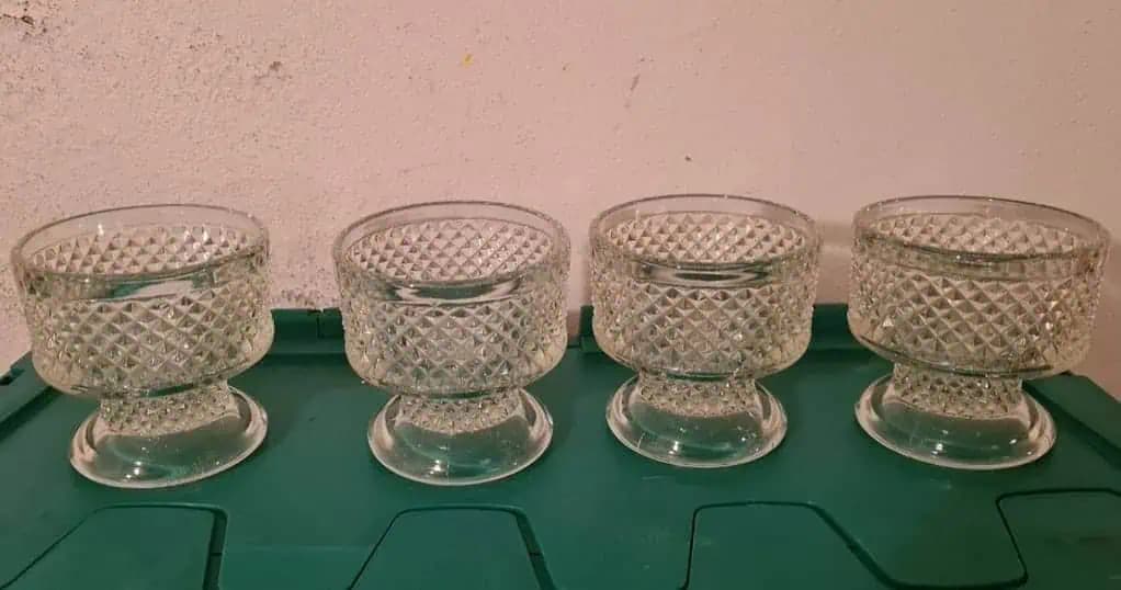 Máte doma takéto retro poháre? V komode sa vám možno váľajú kusy za STOVKY EUR: Zberatelia o ne doslova žobrú!