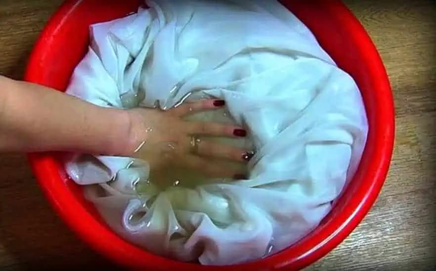 Všetky záclony v dome vyčistila do snehobieleho stavu za 3 hodiny: Zdieľam starý TRIK, o ktorom mnohí nevedia!