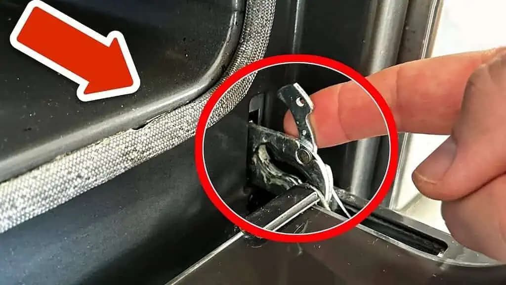 Poznáte TENTO trik s rúrou? Vie o ňom len málokto a poriadne vám uľahčí život!