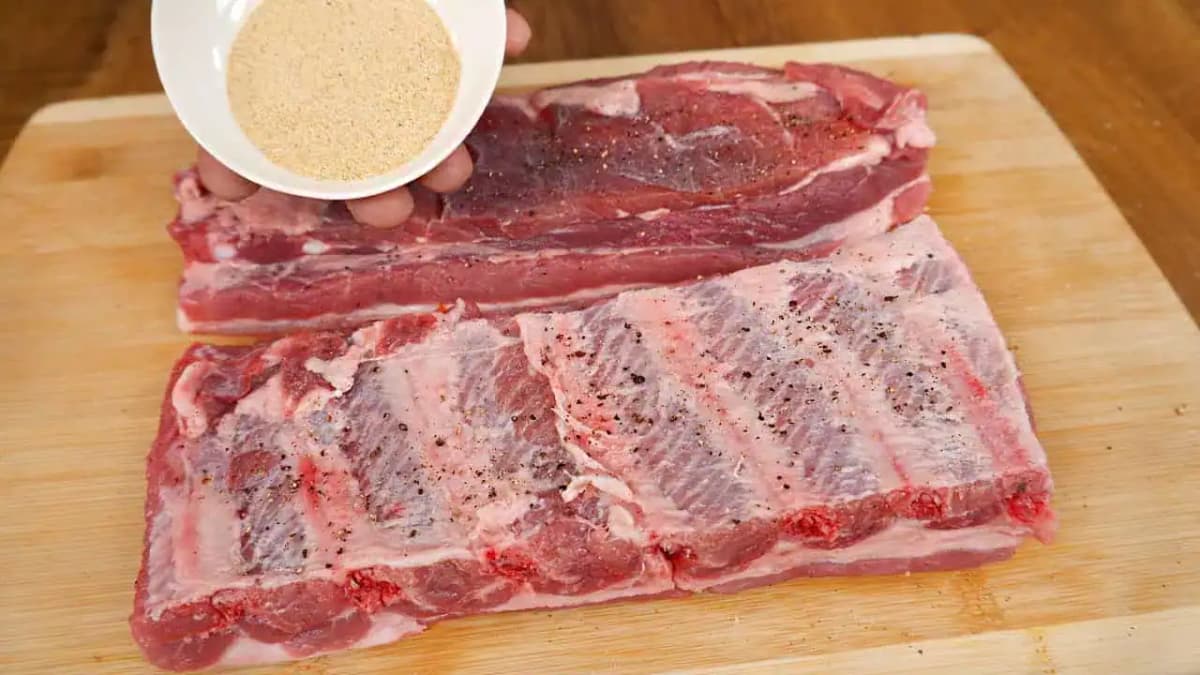 Miliónový RECEPT na dokonalé rebierka: Šťavnaté, mäkučké a viete ich veľmi rýchlo pripraviť – lepší nemajú ani v reštaurácii!