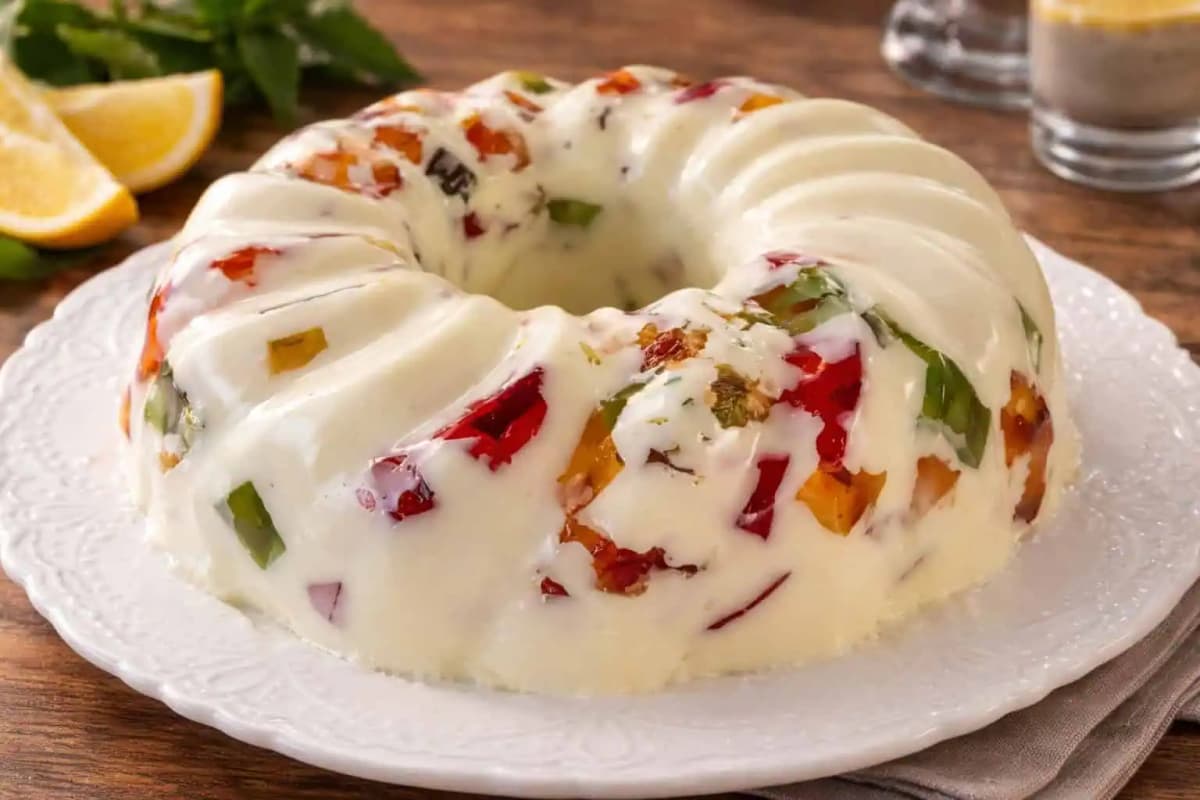 Fantastická torta z ovocia a kyslej smotany, pripravená BEZ pečenia: Robím do dvoch foriem naraz, tak je vynikajúca!