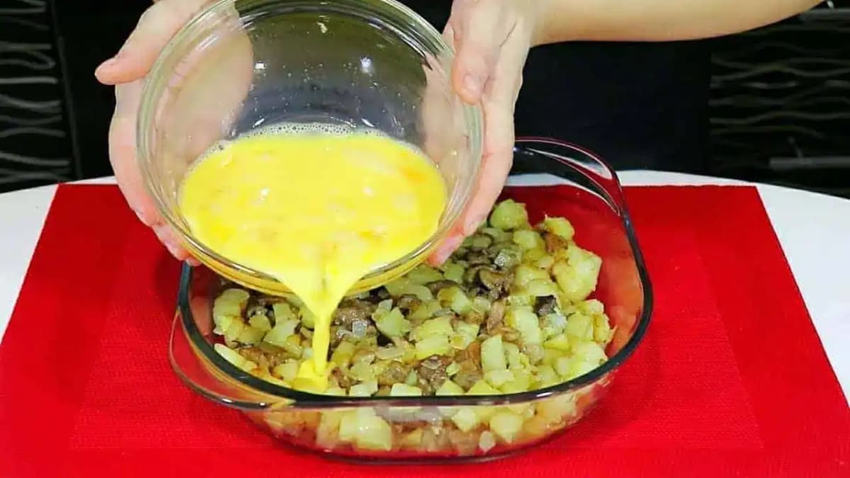 Čo variť z malej výplaty? 19 výborných jedál zo základných surovín, ktoré vás nevyjdú ani na 3 eurá a zasýtia celú rodinu!