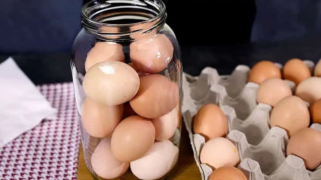 Vajcia vydržia čerstvé až 2 ROKY a nekazia sa: Spôsob, ktorý ma naučila moja prababička!