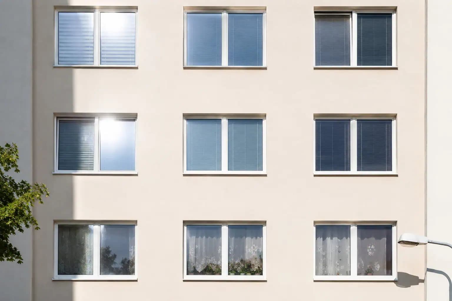 Ako vychladiť  byt počas horúčav aj bez klimatizácie? NIKDY neotvárajte okná v tomto čase!
