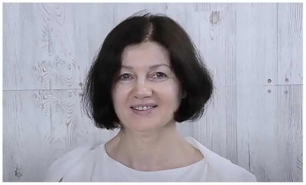 OBYČAJNÁ žena po 50-tke prišla prvýkrát v živote do salónu krásy: Keď uvidíte jej PREMENU, spadne vám sánka!