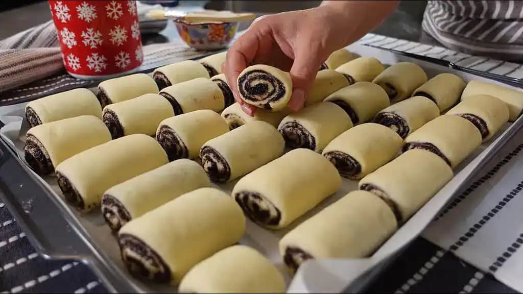 Mini záviny s makovou plnkou: Aj na druhý deň sú mäkučké ako dych!