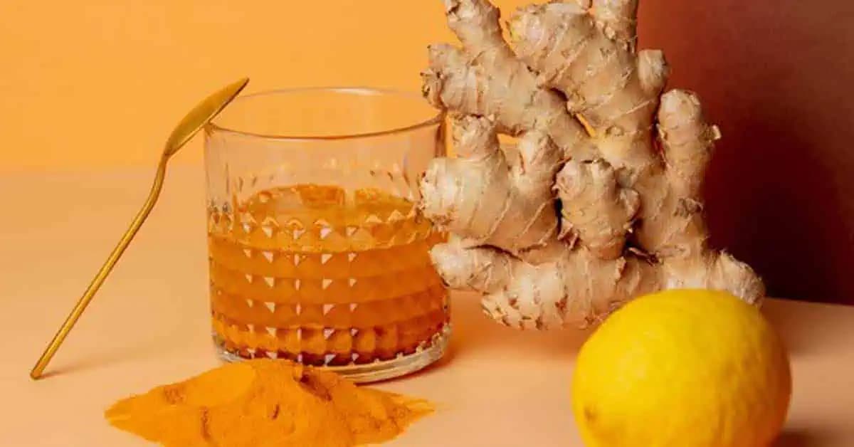 Zázvorový sirup s medom a kurkumou lieči aj najhorší kašeľ a čistí pľúca za 1 noc: Toto je recept!