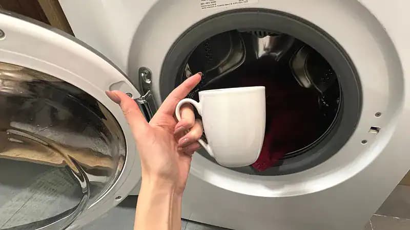 Nalejte pohár do práčky a vložte bielizeň: Vaše oblečenie a uteráky budú jemné ako nové!