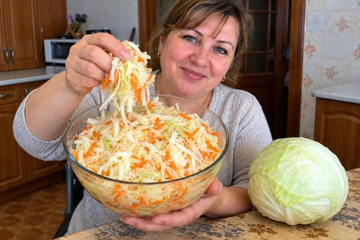 Chrumkavá a šťavnatá kyslá KAPUSTA za 24 hodín: Rýchly recept, pri ktorom nemusíte čakať na kvasenie!
