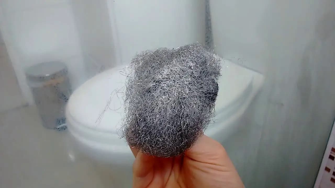 Ako odstrániť čiernu pleseň zo silikónu v kúpeľni za 10 minút?