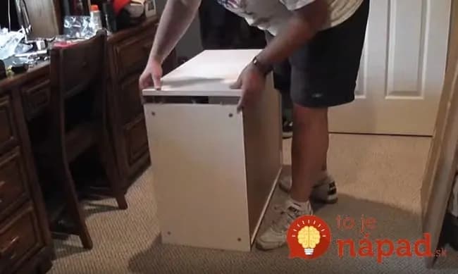 Otec vytvoril z kuchynských skriniek úžasné prekvapenie pre dcérku. Naučí TO aj vás!