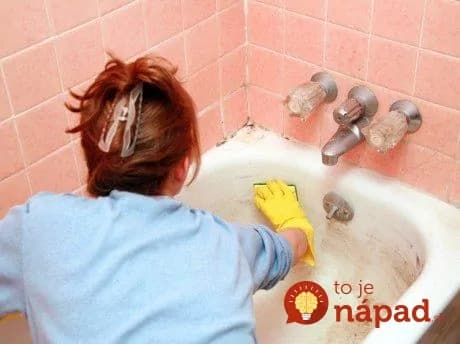 Všetci mi radili ocot, ale zobralo až toto: Zázrak na počkanie zlikvidoval špinu a pleseň v 20-ročnej kúpeľni za pár hodín!
