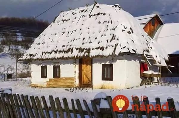 Tušili ste, že chalúpka Deduška Večerníčka skutočne existuje? Nájdete ju v Novej Sedlici a je ako z rozprávky!