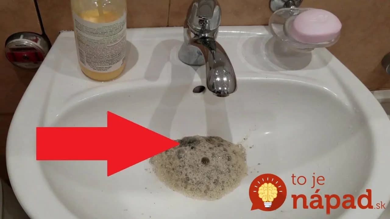 Už neriešim upchatý odtok ani zápach: 5 minút a všetko funguje ako má – najsilnejší likvidátor nečistôt v potrubí za pár centov!