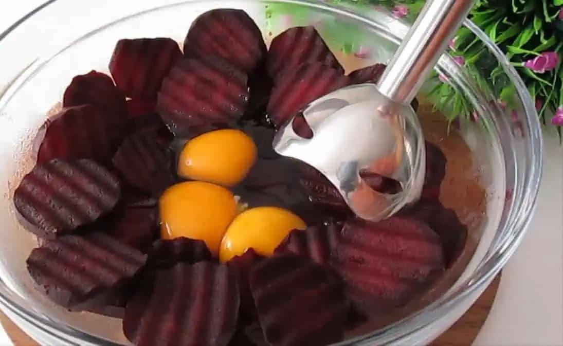 Vezmem 3 vajcia, cviklu a robím z toho neskutočnú pochúťku: ZDIEĽAM tento fantastický recept!