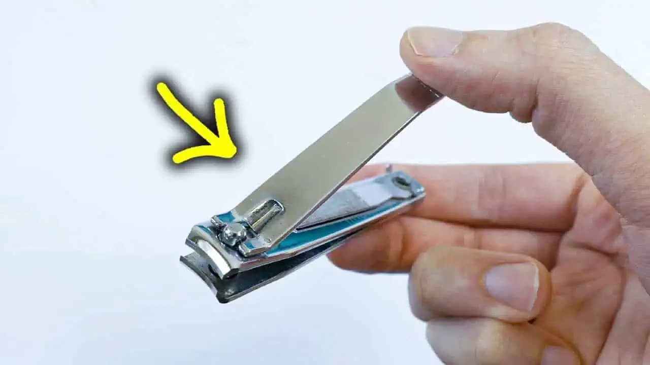 Používate tieto kliešte len na manikúru? Dokážu ÚŽASNÚ vec u vás doma a prišlo sa na to úplnou náhodou!
