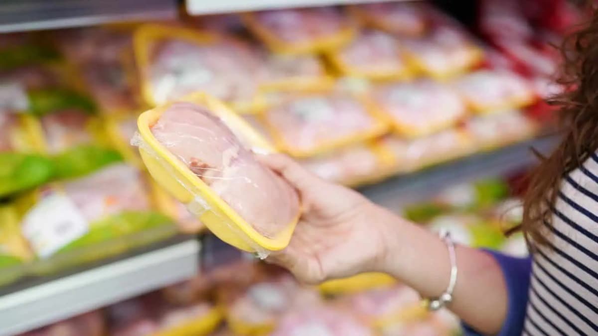 Jednoduchý TRIK, ako si v obchode vybrať ZARUČENE čerstvé mäso: Používam to pri každom jednom nákupe!