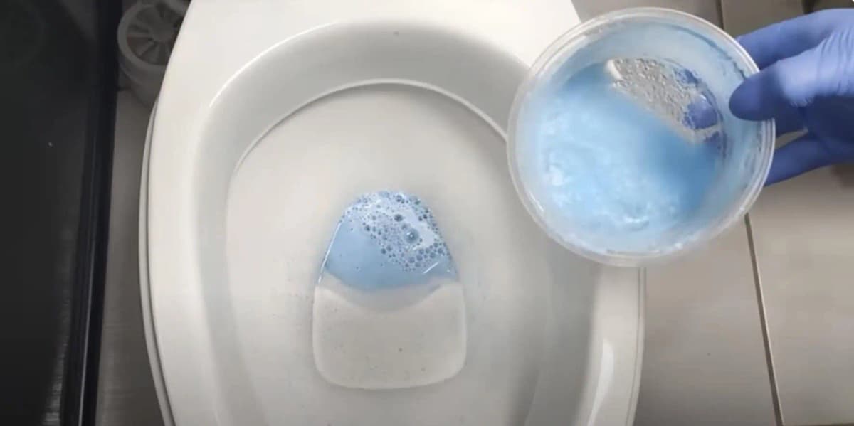 U mojej švagrinej v kúpeľni to vždy krásne vonia, stačí len otvoriť dvere: Používa tento hotelový TRIK!