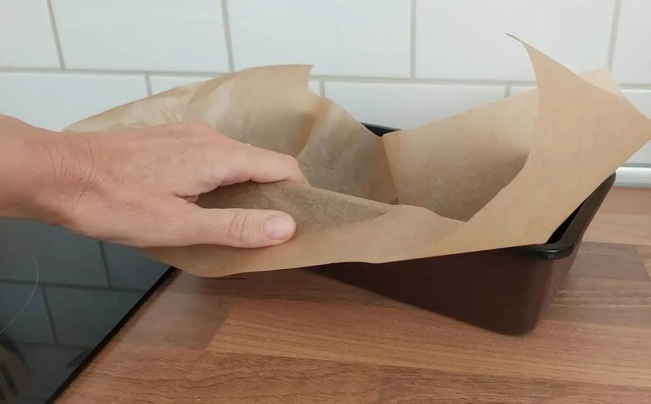 Pečiem celý život, ale o tomto som predtým netušila: Cukrárka mi poradila, čo treba spraviť s PAPIEROM NA PEČENIE – rozdiel je ohromný!