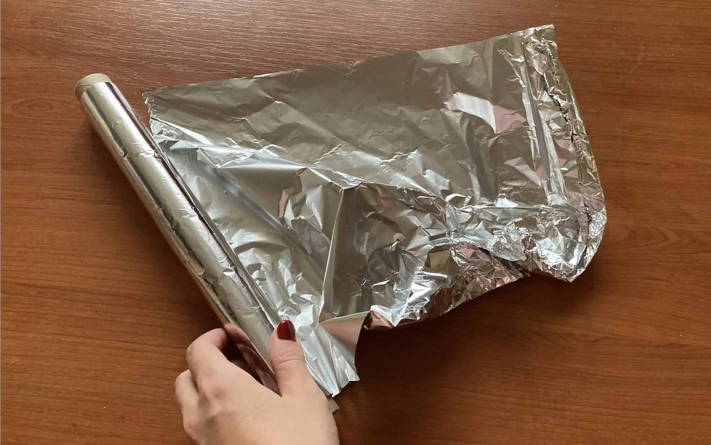 Matná alebo lesklá? Viete, ktorou stranou ALOBALU treba zabaliť mäso pri pečení? Rozdiel je ohromný!