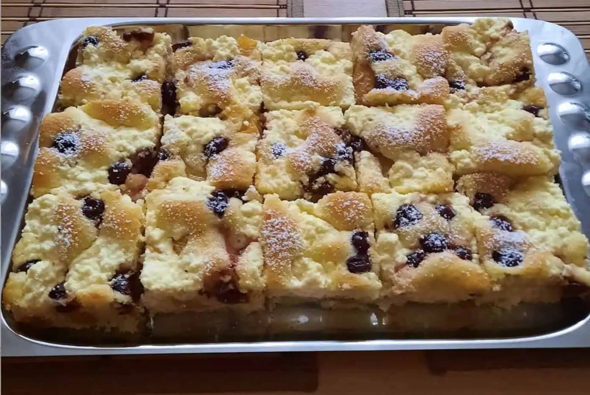 Hrnčeková tvarohová RÝCHLOVKA s čučoriedkami: Toto je môj najobľúbenejší koláč na svete (RECEPT)!
