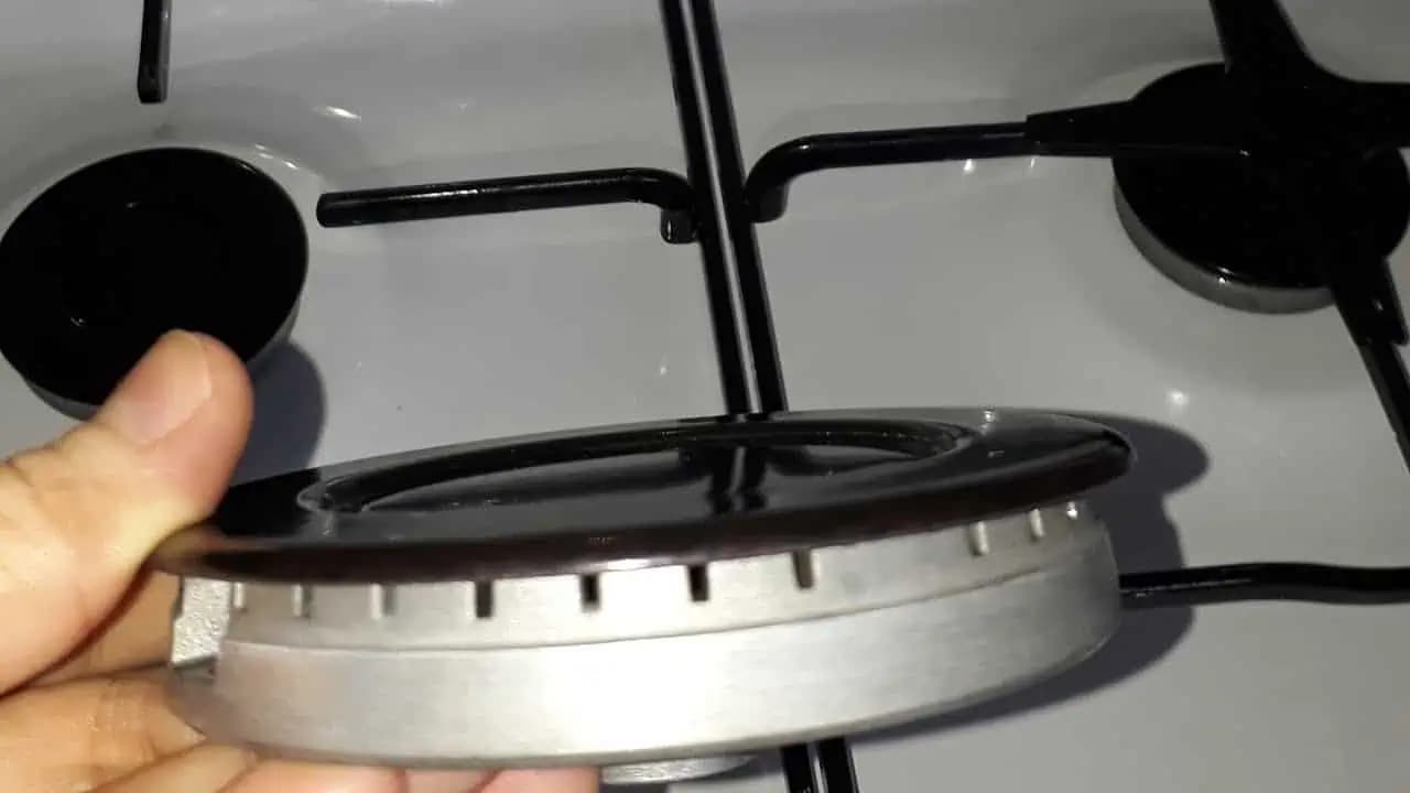 Výborný DOMÁCI TRIK, ako vyčistiť špinavé a mastné horáky jedným ťahom: Odskúšané, funguje hneď!