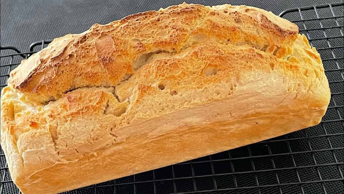 Rýchly chlieb bez droždia za 3 minúty: Neuveriteľne chrumkavý a lahodný!