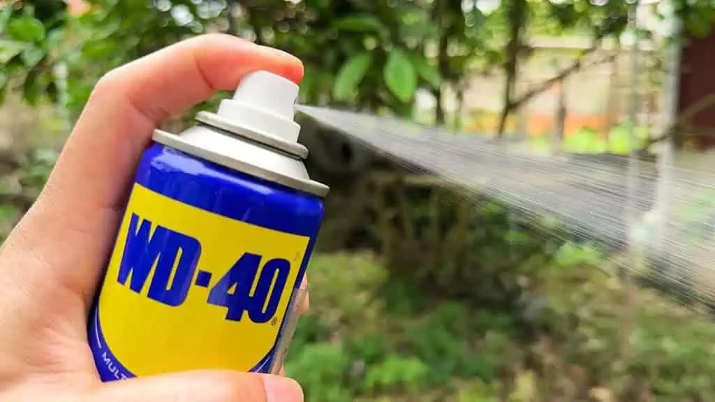 25 úžasných trikov s WD-40, ktoré vám zmenia život: Toto by mal vedieť každý!