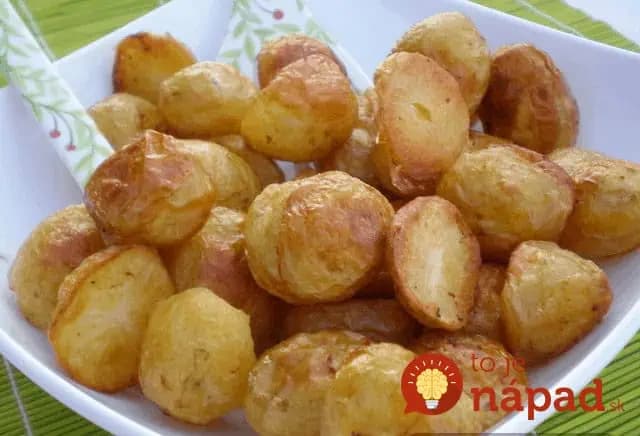 Tajný trik na pečené zemiaky mojej babky: Keď ich dáte do rúry takto, vedzte, že na hranolky si už nikto nespomenie!